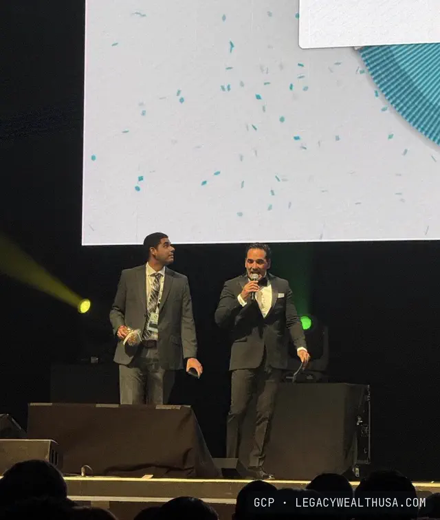 En el escenario de la convención